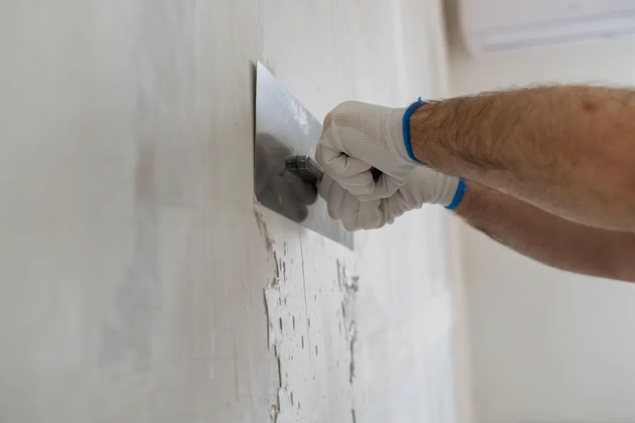 Grietas en la pared: cuáles tapa el pintor y cuáles hay que mirar antes