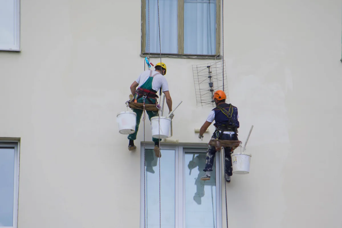 Fachadas de bloque y de casa en Burlada